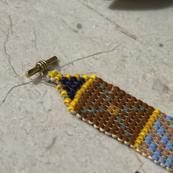 New Handmade Beaded Bracelet-Seed Beads in a Quilt Pattern-Gold Tone Closure - Picture 4 of 16